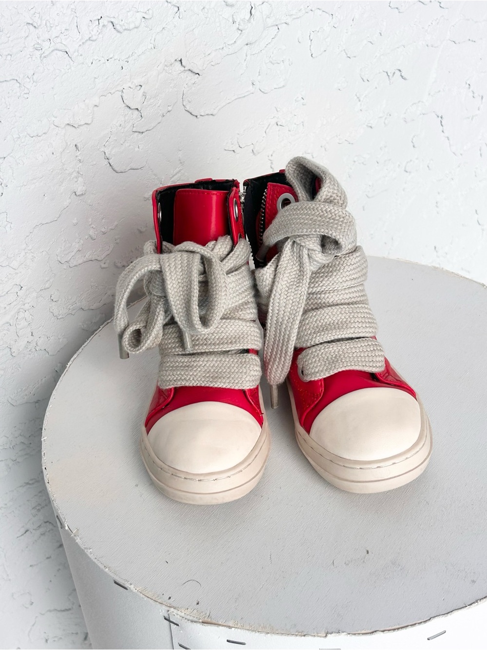SHEIN Red Kids High-Top Sneakers with Cream Laces